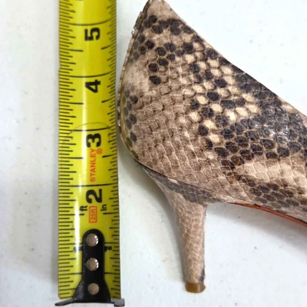 COACH Python Snakeskin Embossed Leather Pointed Toe Pumps Heels Sz 8